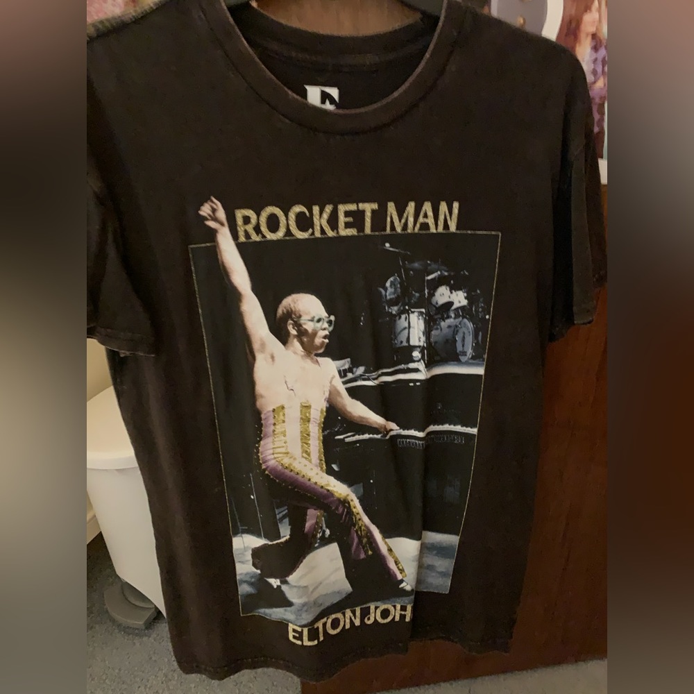 NWOT Elton John T-Shirt - Picture 1 of 2